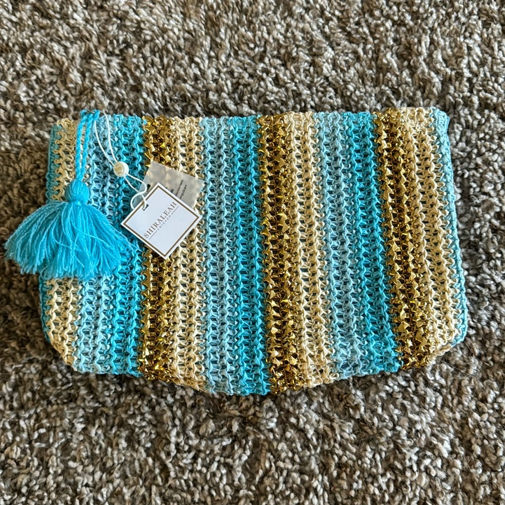 Woven zipper pouch